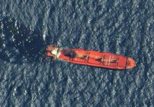 Ρωσία και Κίνα «σφίγγουν τα χέρια» με τους Χούθι: Συμφωνία για να περνούν με ασφάλεια τα πλοία τους