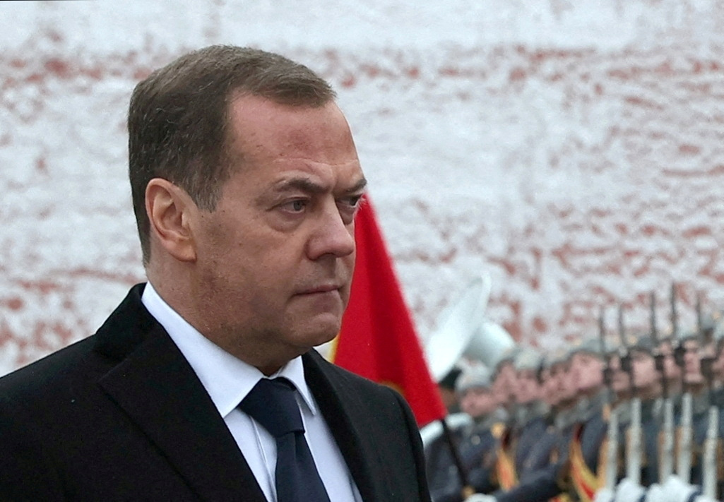Μεντβέντεφ: «Τα ιστορικά τμήματα της Ρωσίας θα πρέπει να επιστρέψουν στα σπίτια τους».