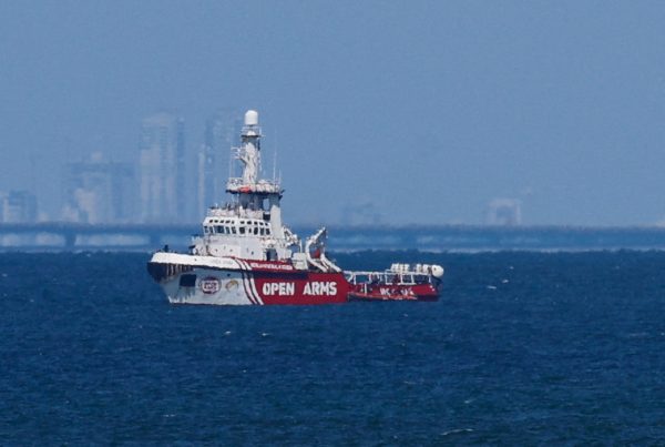 Έφτασε στη Γάζα το πλοίο με την ανθρωπιστική βοήθεια που απέπλευσε από την Κύπρο