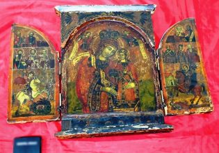 Θεσσαλονίκη: Αρχαιοκάπηλος έκρυβε στο σπίτι του δακτυλίδι της Βυζαντινής εποχής, εικόνες και νομίσματα