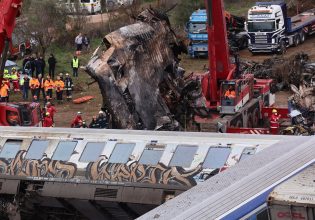 ΠΑΣΟΚ: «Συγκάλυψη, διαφθορά, ατιμωρησία» λέει για τους αλλοιωμένους διαλόγους στην τραγωδία των Τεμπών