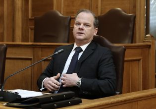 ΣΥΡΙΖΑ για Τέμπη: Να διερευνηθεί ο Κώστας Αχ. Καραμανλής για ανθρωποκτονία με ενδεχόμενο δόλο κατά συρροή