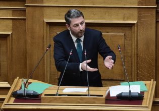 Μίλησε με τους πολιτικούς αρχηγούς ο Ανδρουλάκης για την πρόταση δυσπιστίας