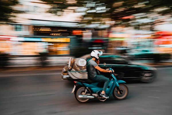 Επιστολή ευρωπαϊκών συνδικαλιστικών οργανώσεων – και της ΓΣΕΕ – για τους εργαζόμενους στις ψηφιακές πλατφόρμες