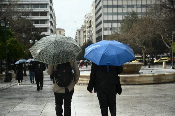 Μεταξύ Άνοιξης και Φθινοπώρου ο καιρός την Παρασκευή – Σε ποιες περιοχές θα βρέξει