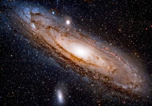 Τα 12 μυστήρια του Σύμπαντος – Από ανεξήγητα ραδιοσήματα και πλανήτες με Σέλας… ως γαλαξίες χωρίς σκότος