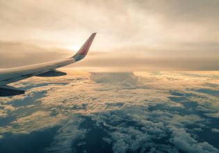 Θρίλερ σε πτήση από Σίδνεϊ για Ώκλαντ: 50 τραυματίες από «βουτιά» του αεροπλάνου