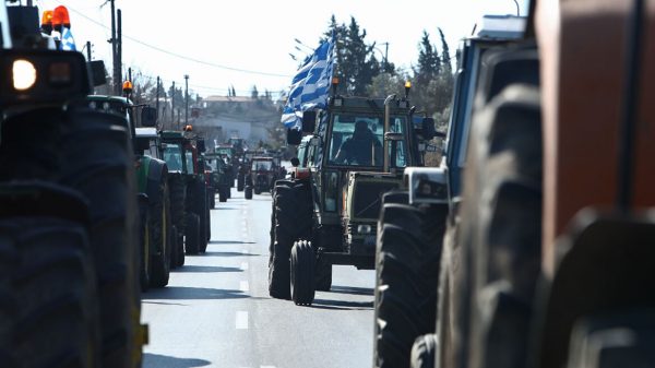 Αγρότες: «Δεν σταματάμε τον αγώνα μέχρι να δοθούν λύσεις» – Μήνυμα πριν τη συνάντηση με Μητσοτάκη