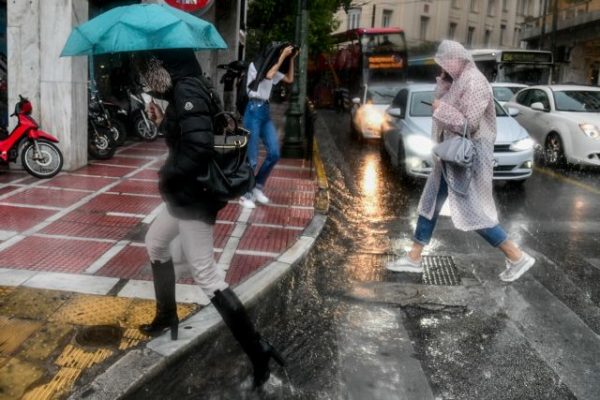 Ραγδαία επιδείνωση του καιρού τις επόμενες ώρες – Έρχονται καταιγίδες στην Αττική