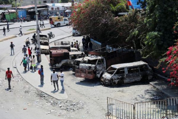Αϊτή: Η κατάσταση είναι «φρικιαστική», μοιάζει «βγαλμένη από σκηνή του Mad Max», λέει ο ΟΗΕ