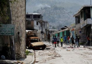 Αϊτή: Οπλισμένες συμμορίες εξαπλώνουν τον έλεγχό τους στην πρωτεύουσα Πορτ-ο-Πρενς