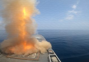 Ερυθρά Θάλασσα: Καταστρέψαμε USV και πυραύλους των Χούθι, λένε οι ΗΠΑ
