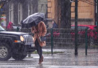 Καιρός: Νέα προειδοποίηση Meteo για «έντονα» φαινόμενα – Καταιγίδες, λασποβροχές και αφρικανική σκόνη