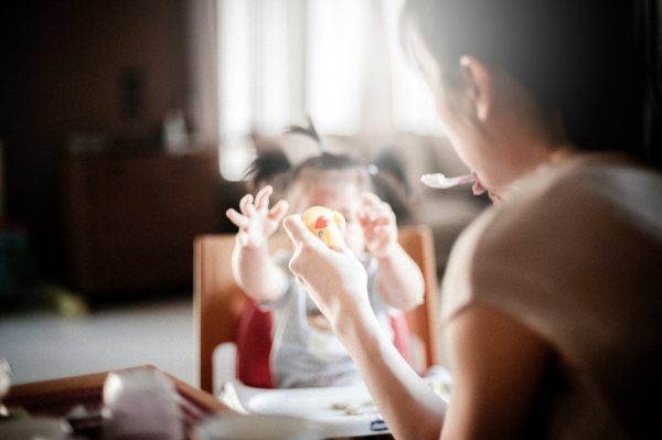 Βρετανία: 3χρονος τρομοκρατείται όταν βλέπει φαγητό – Τρέφεται με σωληνάκι