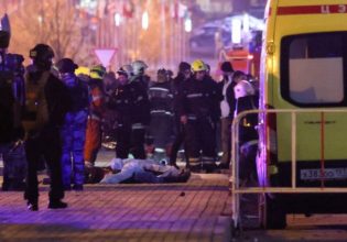 Μακελειό στη Μόσχα: Τουλάχιστον 62 νεκροί και 115 τραυματίες, σύμφωνα με το υπουργείο Υγείας