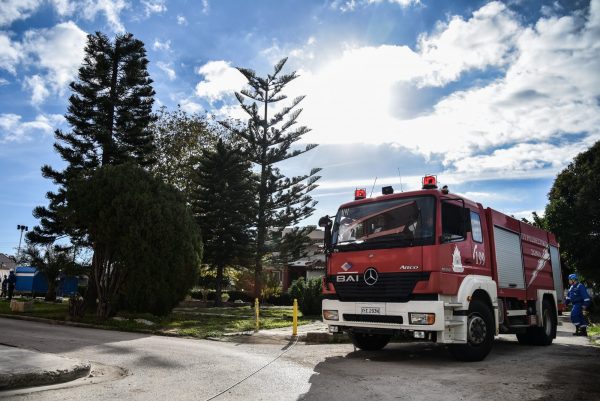 Μαρούσι: Πυρκαγιά σε όχημα έξω από εμπορικό κέντρο στην Κηφισίας