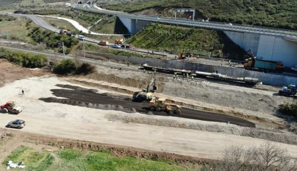 Τέμπη: Διάψευση των ισχυρισμών της κυβέρνησης για το μπάζωμα του χώρου της τραγωδίας