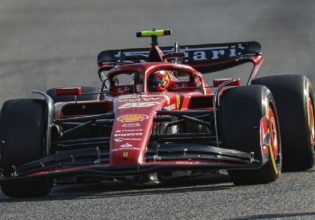 Grand Prix Αυστραλίας: Θρίαμβος του Κάρλος Σάινθ, έκανε 1-2 η Ferrari