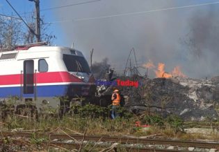 Φθορές σε τρένο στη Θεσσαλονίκη λόγω φωτιάς – Σώθηκαν τελευταία στιγμή οι μηχανοδηγοί