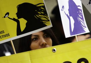 «Να κατοχυρωθεί ως θεμελιώδες δικαίωμα η άμβλωση» – Ψήφισμα σταθμός του ευρωκοινοβουλίου