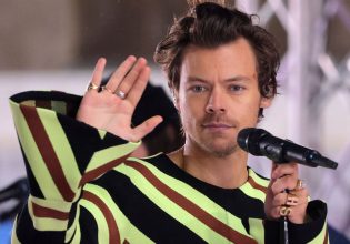 Ενοχλημένος ο Louis Tomlinson για τις φήμες σχέσης του με τον Χάρι Στάιλς