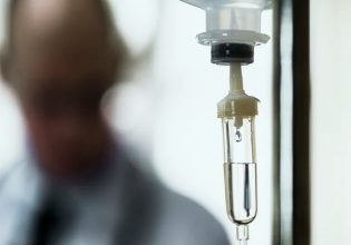 Ογκολόγοι: Αδιαπραγμάτευτη η πρόσβαση των ασθενών στις θεραπείες τους