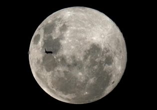 Σελήνη: H NASA θα αναπτύξει πρότυπο μέτρησης του χρόνου στο φεγγάρι