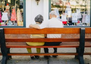 Συνταξιούχοι: Μήνας εξελίξεων ο Απρίλιος για τα αναδρομικά