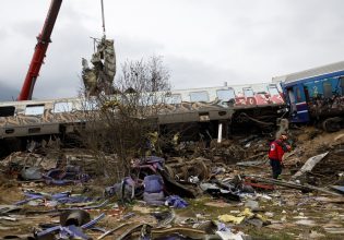 Στα χαρακώματα κυβέρνηση – αντιπολίτευση με αιχμή τα Τέμπη