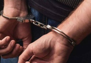 Γλυφάδα: Συνελήφθη 58χρονος για απάτες με δήθεν επενδύσεις – Έταζε κέρδη και τους άρπαζε τα χρήματα
