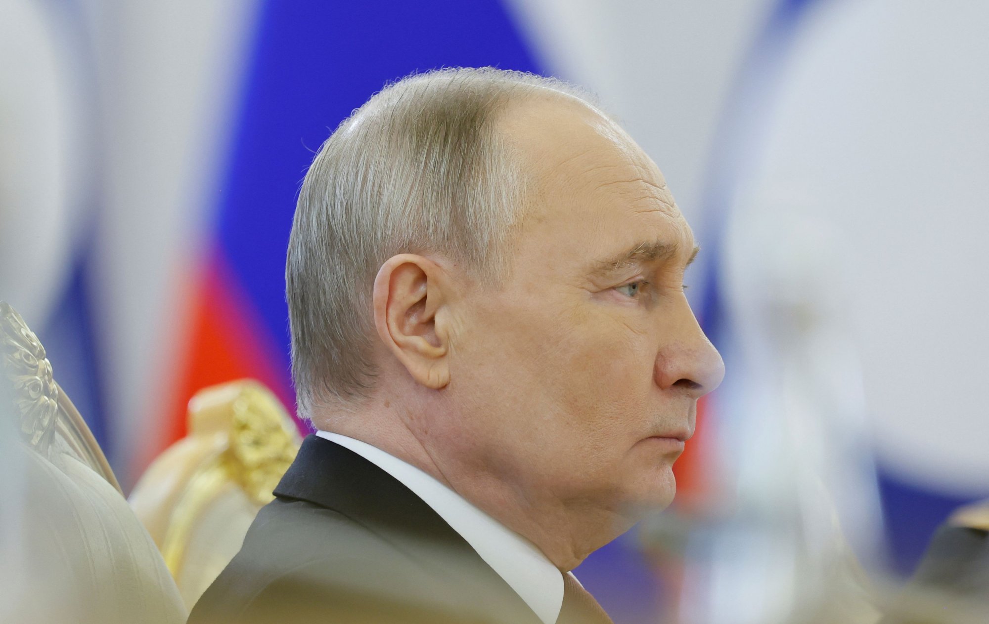 Βλαντιμίρ Πούτιν: Ποιος λαός μοιάζει... ερωτευμένος με τον ρώσο πρόεδρο;