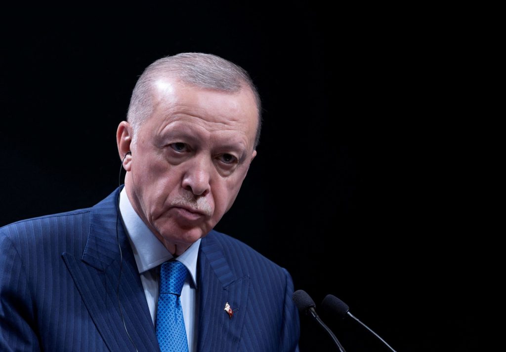 Τουρκία: Ο Ερντογάν παρήγγειλε και προλόγισε τρίτομο έργο για την Άλωση της Κωνσταντινούπολης