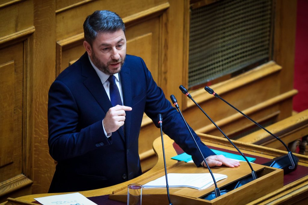 Ανδρουλάκης σε Μητσοτάκη: Ρίχνετε τον πήχη χαμηλά ώστε να τον ξεπερνάτε – Είστε ένας αδύναμος πρωθυπουργός