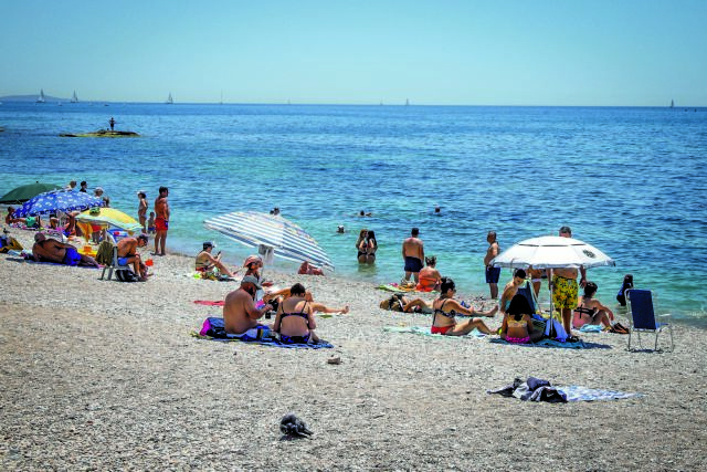 Μάιος και στις παραλίες... δεν πέφτει καρφίτσα - Έρχεται το θερμότερο καλοκαίρι των τελευταίων ετών