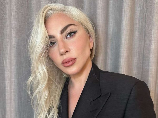 Lady Gaga: Η εκκεντρική εμφάνιση της ως… αυτοκίνητο