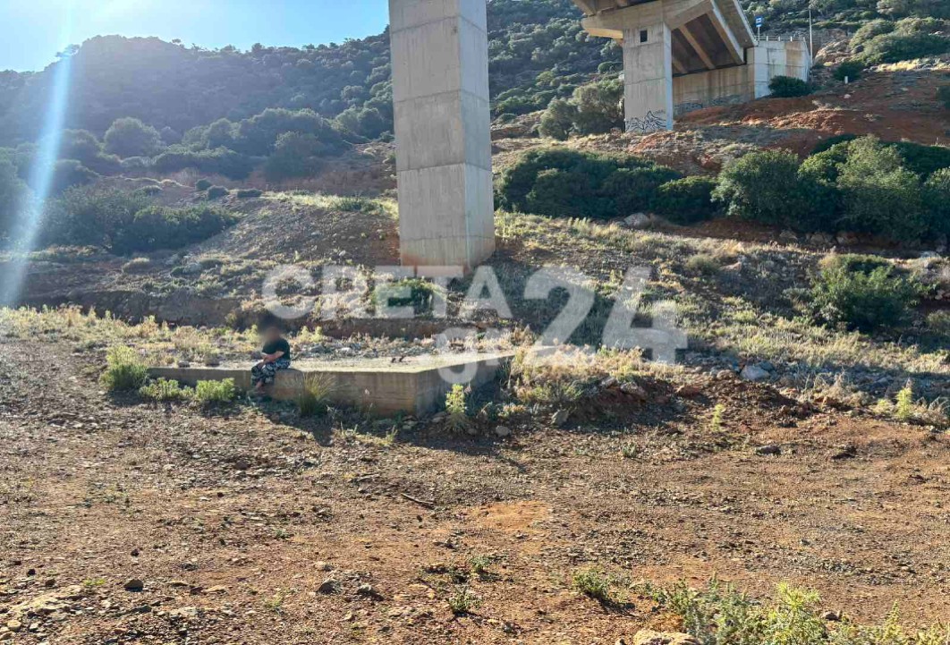 Κρήτη: Θλίψη για την 17χρονη που σκοτώθηκε πέφτοντας από γέφυρα - Τι εξετάζουν οι Αρχές