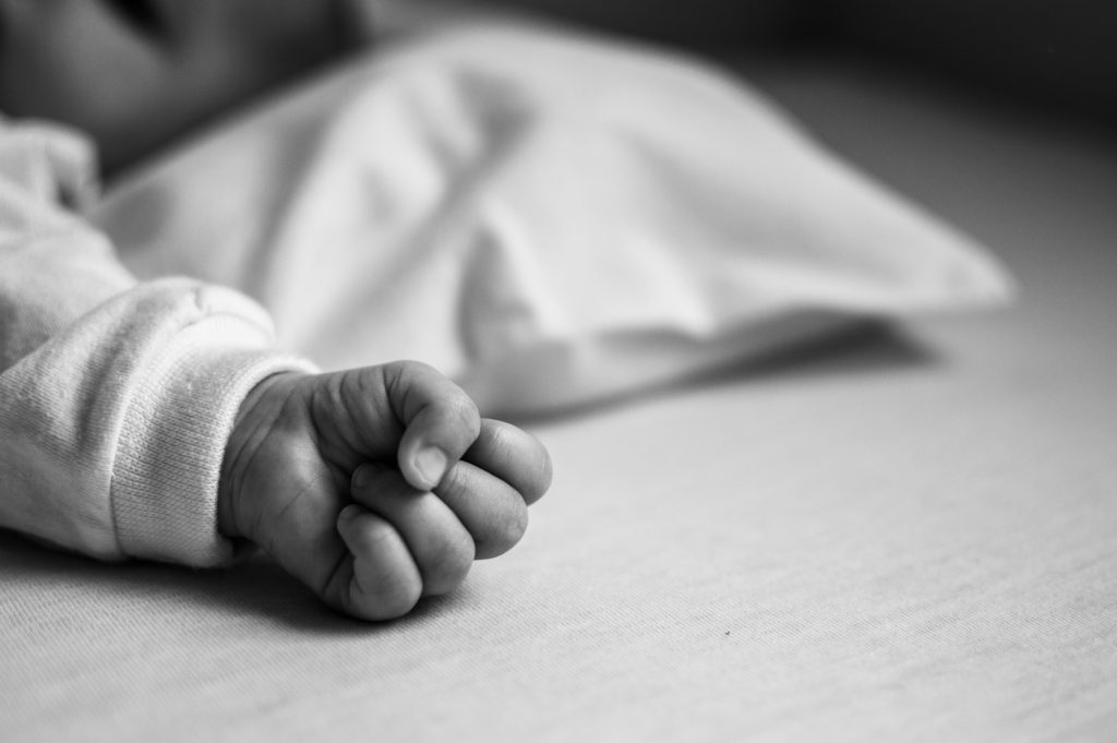 Βραυρώνα: Στον ανακριτή ο πατέρας του νεκρού βρέφους - «Είναι βέβαιο ότι θα βρούμε αιτία θανάτου»