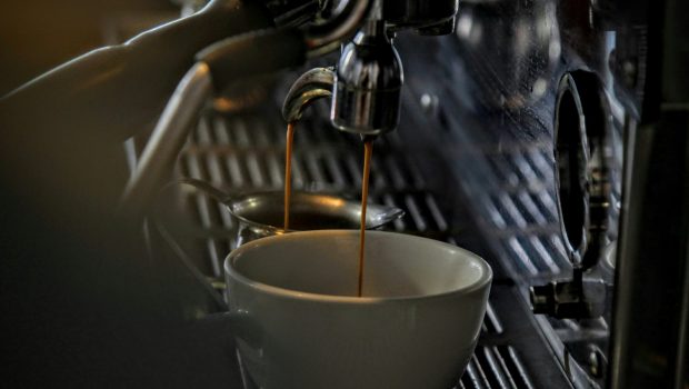 Why would you pay €3 for your coffee in the summer?  – The reason is that the price has risen again