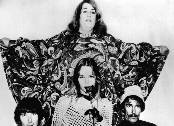 Η Mama Cass «δεν πνίγηκε από σάντουιτς με ζαμπόν» – Αποκατάσταση μιας λιποφοβικής ροκ φήμης