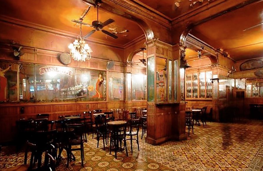 Marsella Bar στη Βαρκελώνη – Αψέντι, αράχνες, νικοτίνη και ιστορία από το 1820