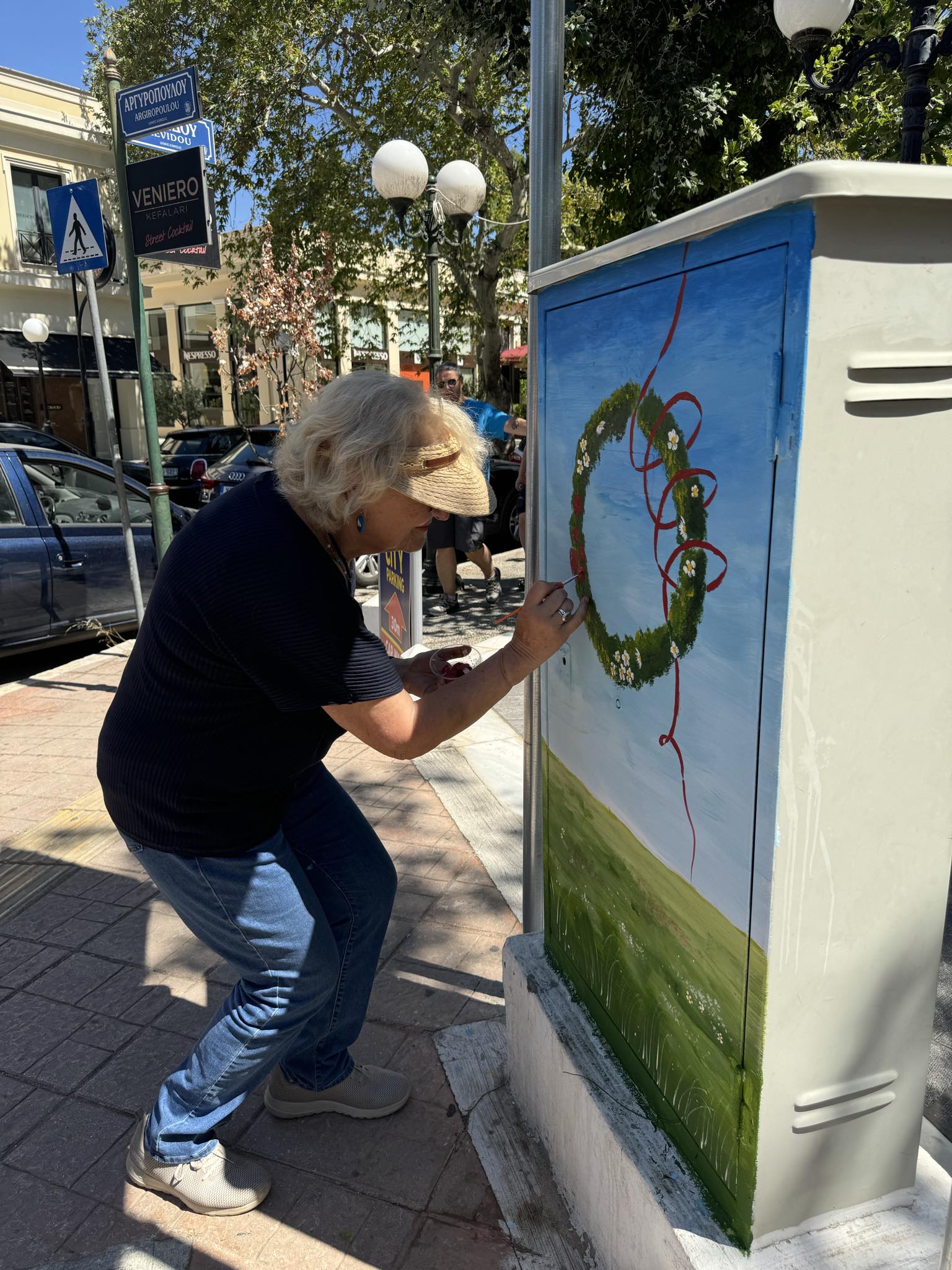 Εθελοντές και δημότες ζωγράφισαν στο δρόμους της Κηφισιάς