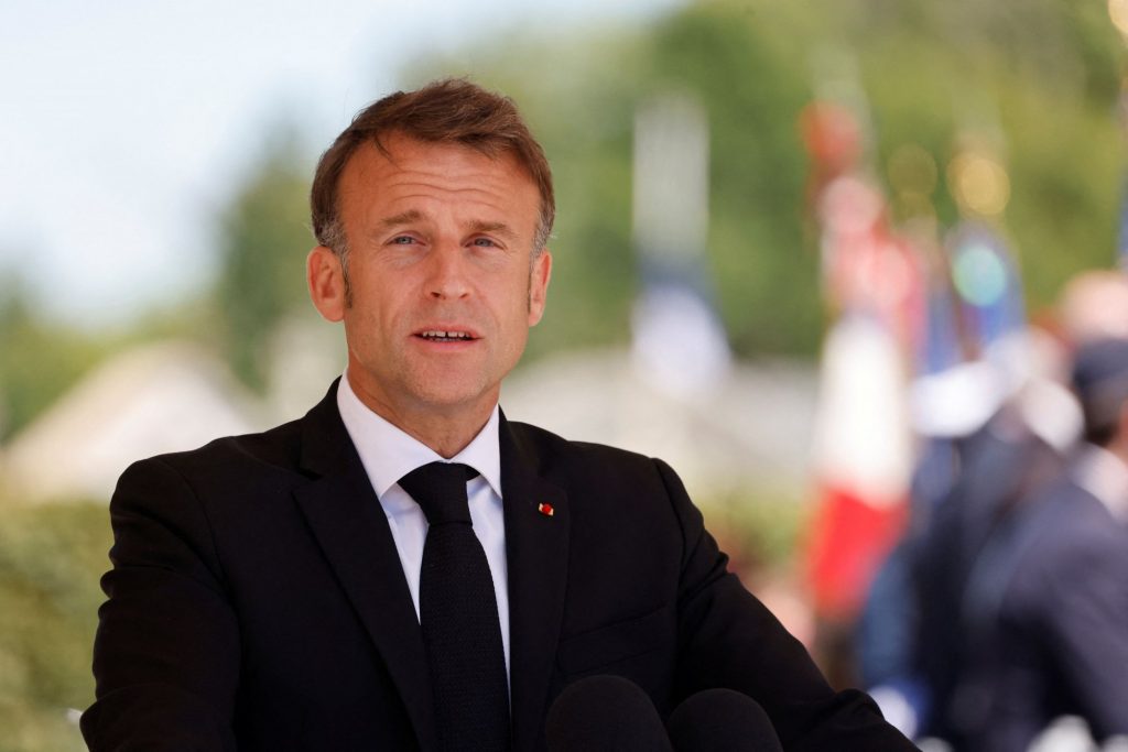 Εκλογές στη Γαλλία: Απορρίπτει κάθε ενδεχόμενο παραίτησης ο Μακρόν – Τι σημαίνει η απόφασή του για τη γαλλική προεδρία