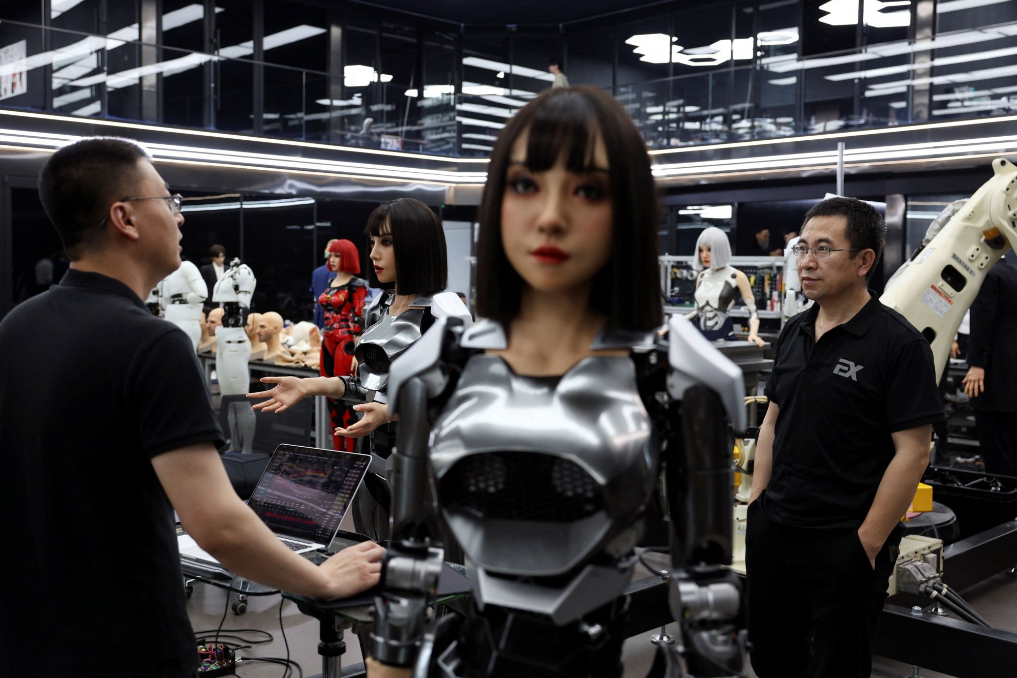 Ex-Robots: Η κινεζική εταιρεία που μαθαίνει στα ρομπότ να εκφράζουν συναισθήματα