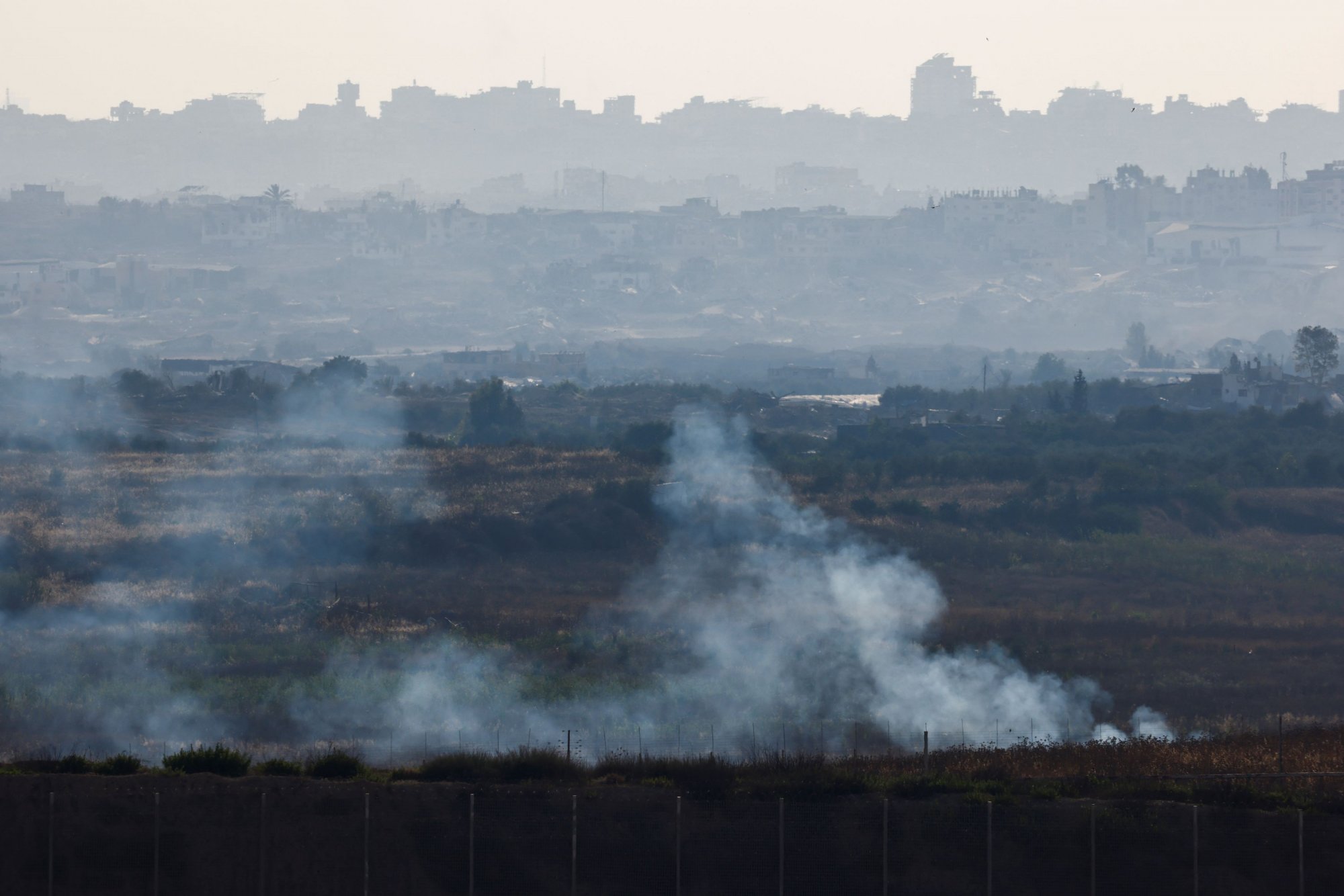 Γάζα: Βομβαρδισμοί δίχως τέλος - Συνεχίζεται η ανταλλαγή πυρών του Ισραήλ με τη Χεζμπολάχ στον Λίβανο