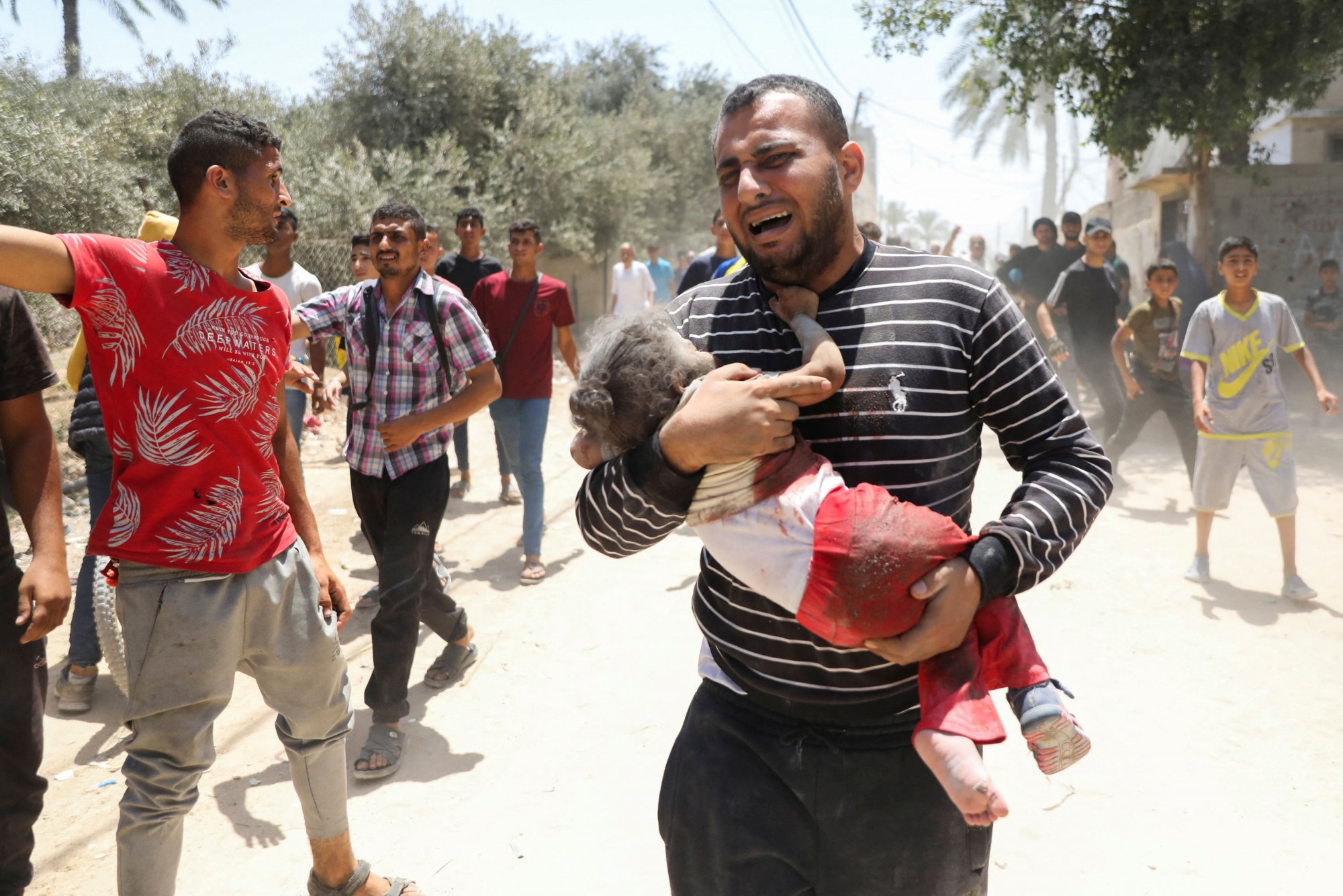 Live: Βομβαρδισμοί δίχως τέλος στη Γάζα – Επιδεινώνεται η υγειονομική κρίση και στη Δυτική Όχθη