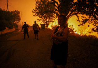 Φωτιά τώρα: Σε πύρινο κλοιό η Πελοπόννησος – Συνεχείς εντολές εκκένωσης οικισμών