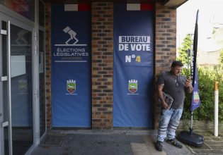 Live: Στις κάλπες οι Γάλλοι – Στο 25,9% η συμμετοχή – Λεπτό προς λεπτό η κρίσιμη εκλογική αναμέτρηση