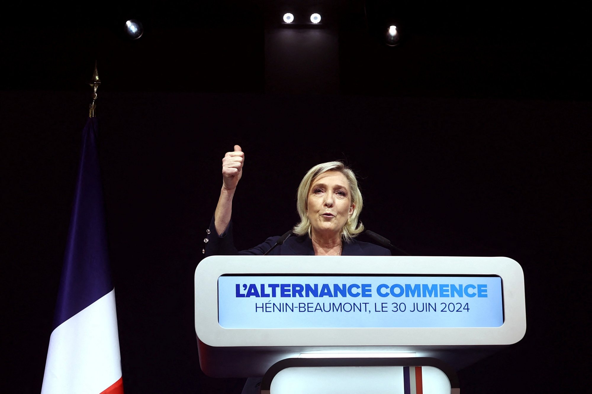 Εκλογές στη Γαλλία: Νίκη της Λεπέν, δεύτερο το Λαϊκό Μέτωπο, τρίτος ο Μακρόν
