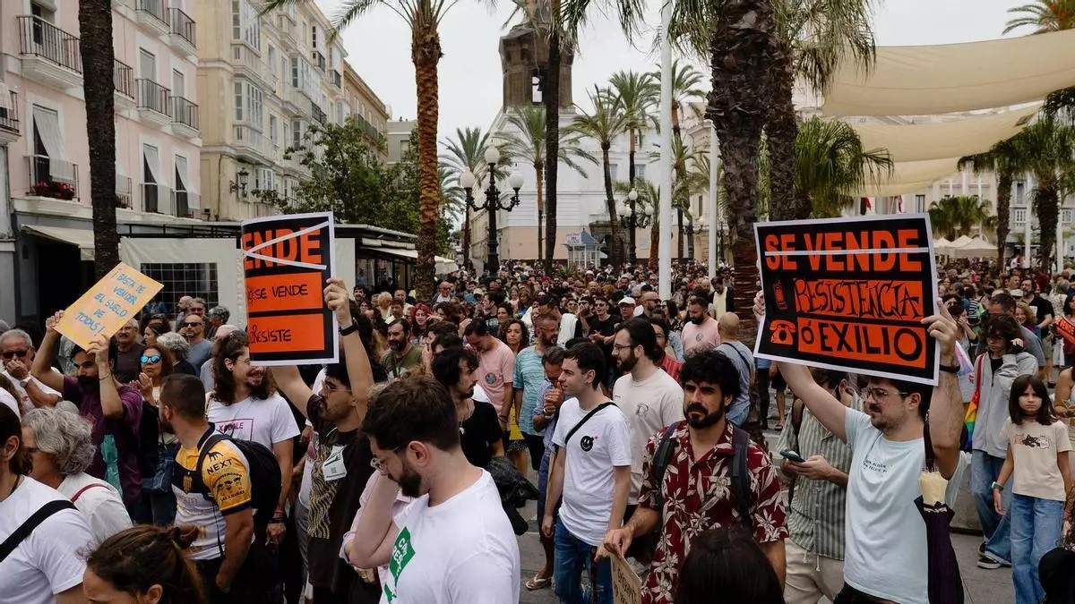 Ισπανία: «Ένας ακόμη τουρίστας, ένας λιγότερος γείτονας» - Νέες διαδηλώσεις κατά του υπερτουρισμού