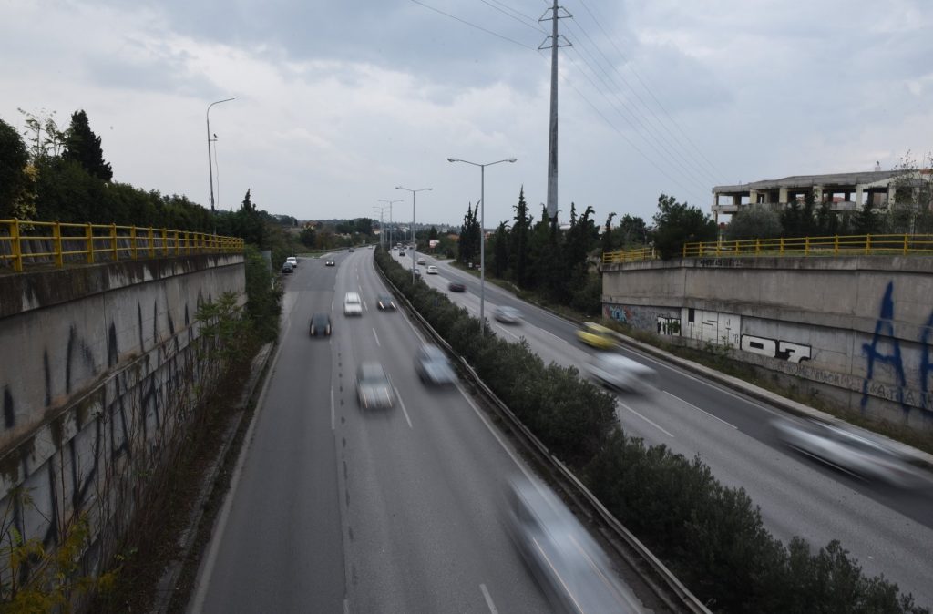 Μοτοσικλέτες συγκρούστηκαν στην Περιφερειακή Οδό Θεσσαλονίκης – Τρεις τραυματίες